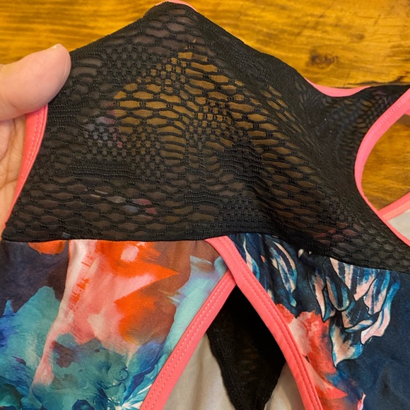 Active top - Picture 2 of 5